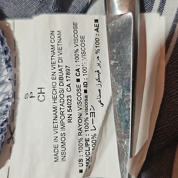 Old Navy| Gray Blue Ruffled Tank Blouse - Picture 5 of 8